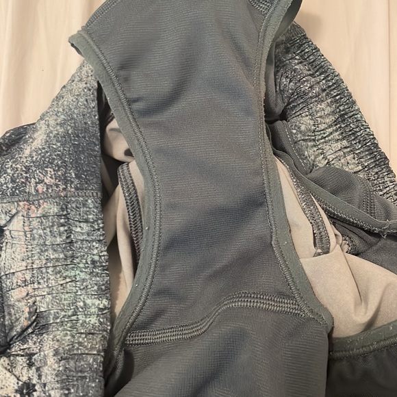 HOTTY HOT LULULEMON SHORTS - Picture 5 of 6